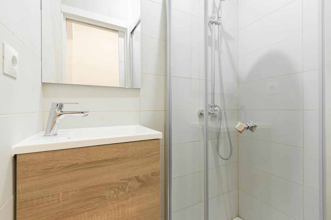 Luciente Apartment Madrid Bagian luar foto