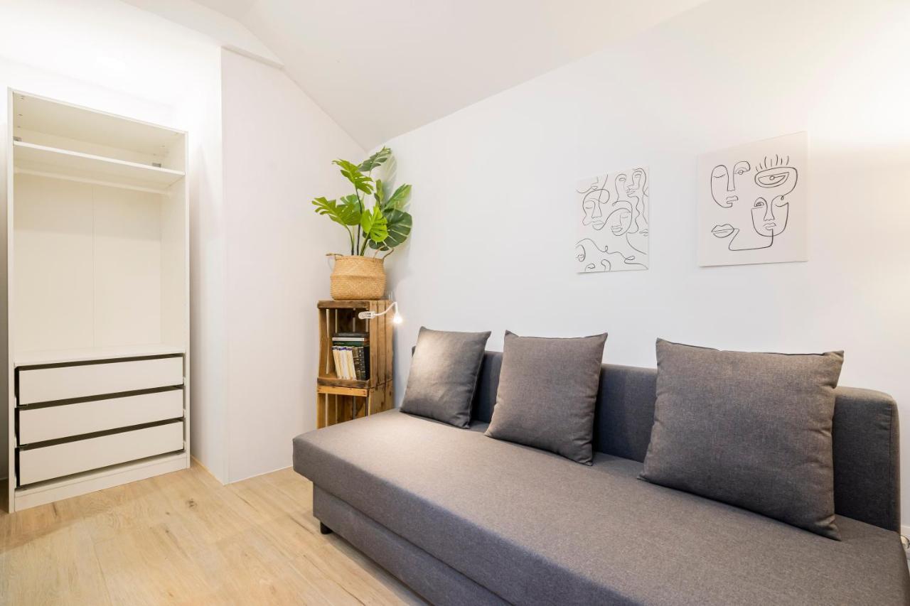 Luciente Apartment Madrid Bagian luar foto