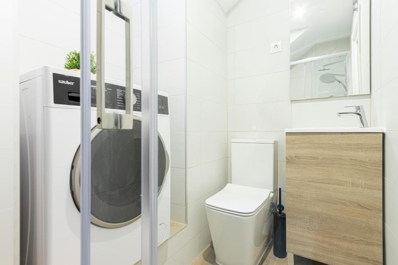 Luciente Apartment Madrid Bagian luar foto